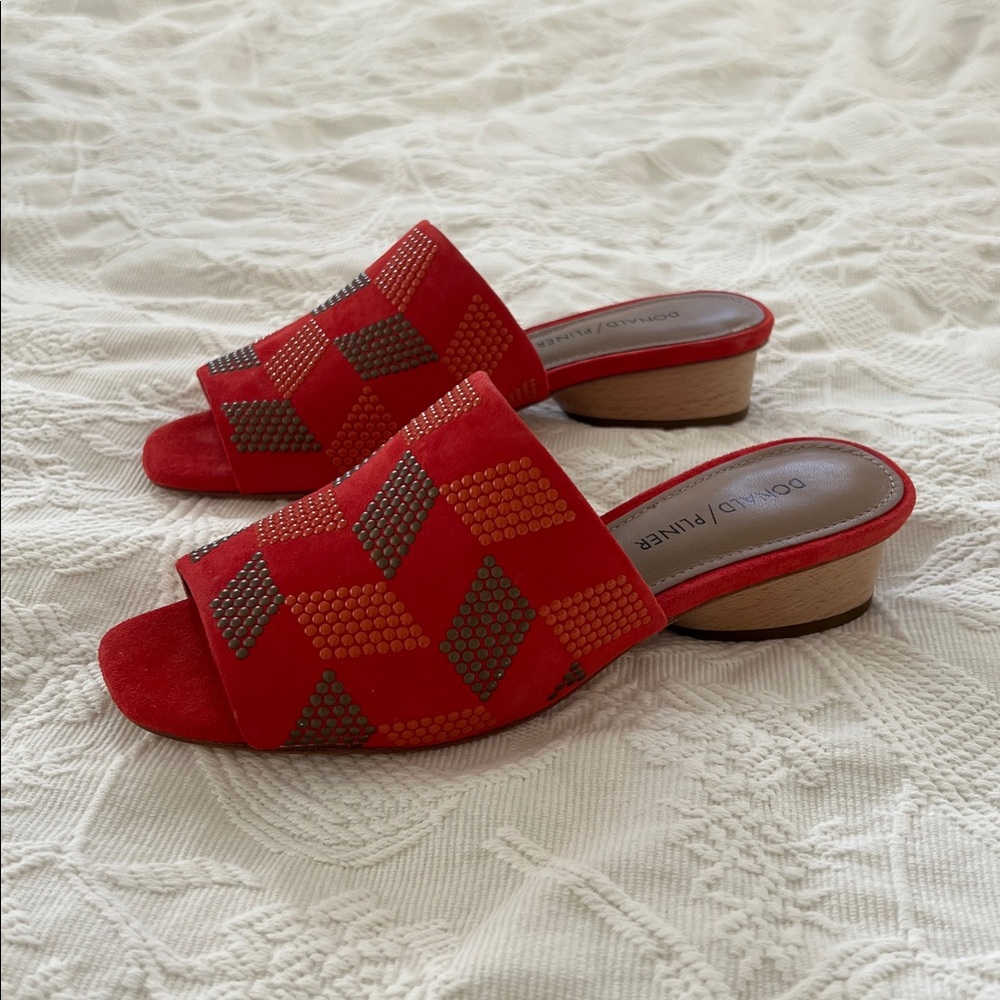 Donald J. Pliner Orange and green sandals. 6 M - Picture 3 of 6